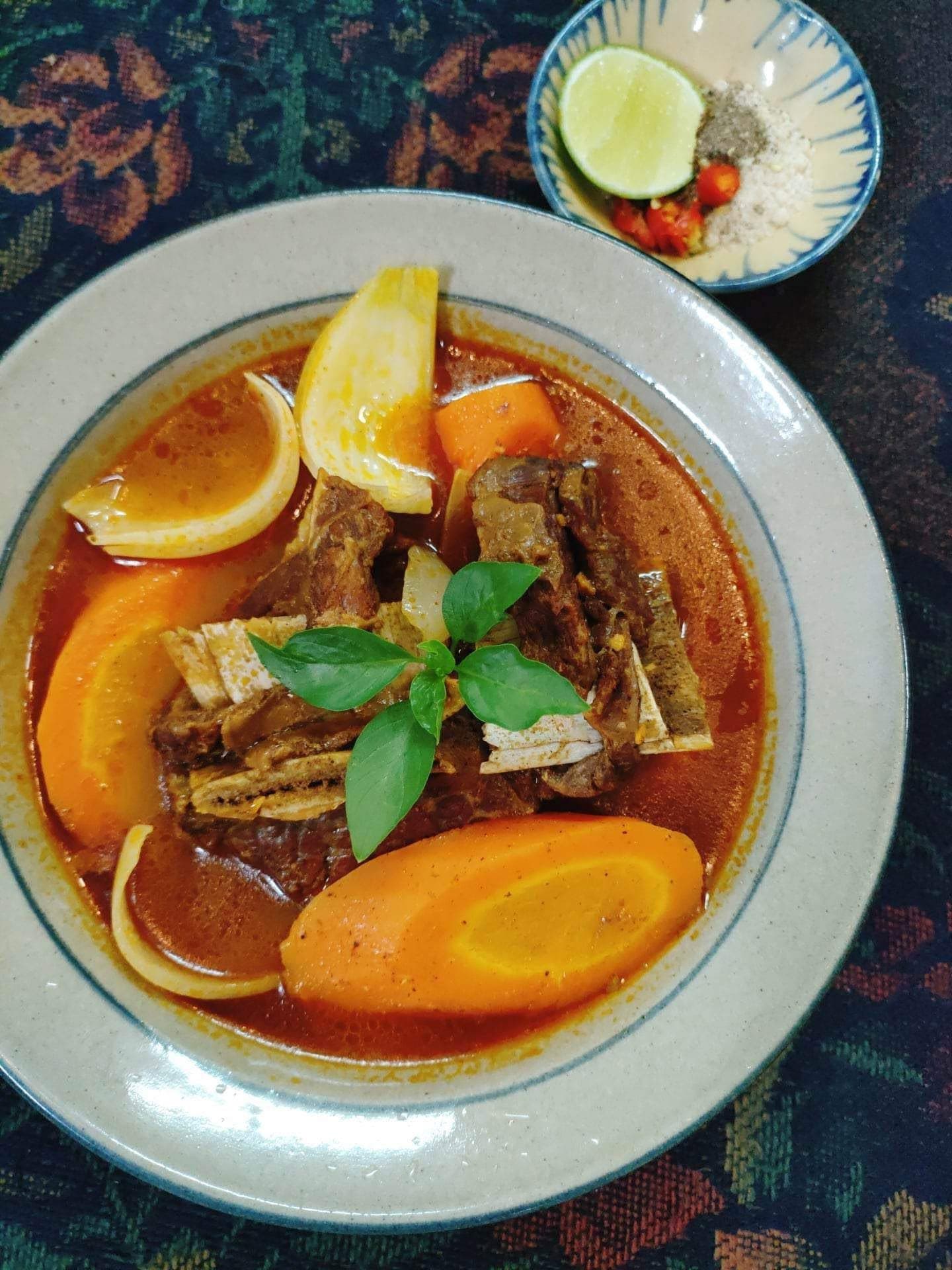 Bò sốt vang